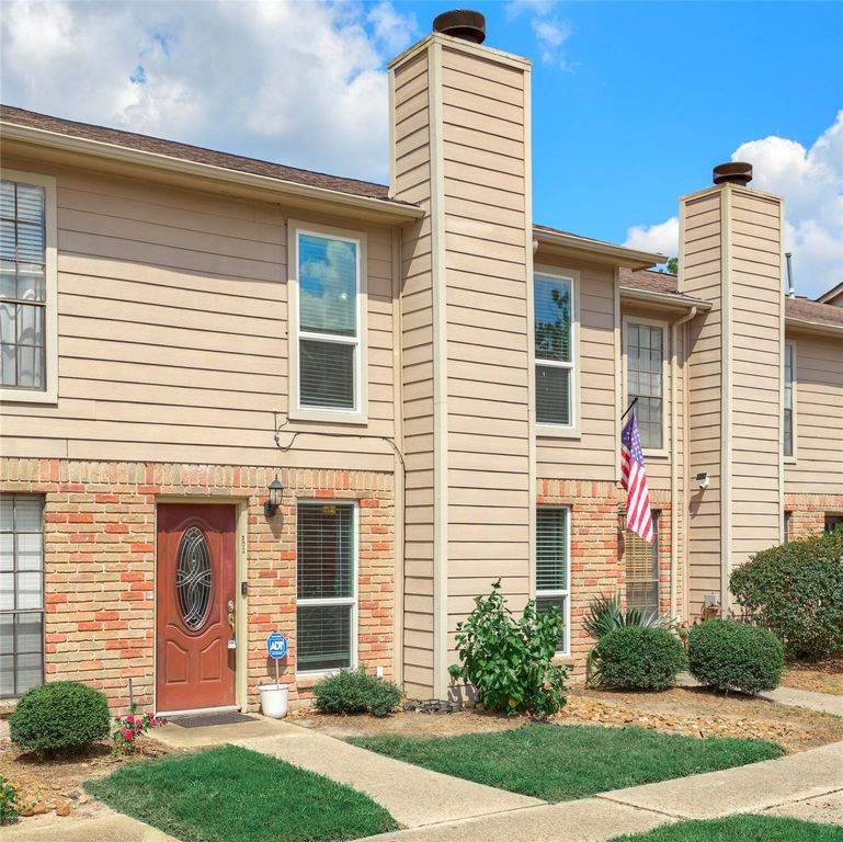 6700 Richardson Road 302, Houston, TX 77069