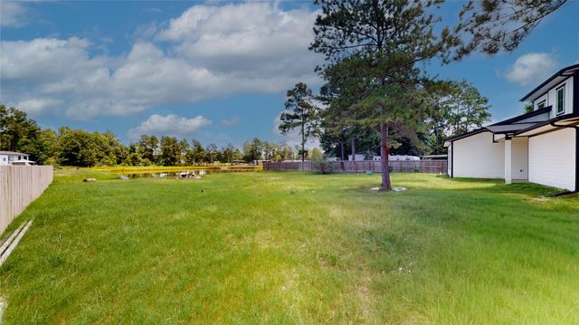 21665 County Road 3749d, Cleveland, TX 77327