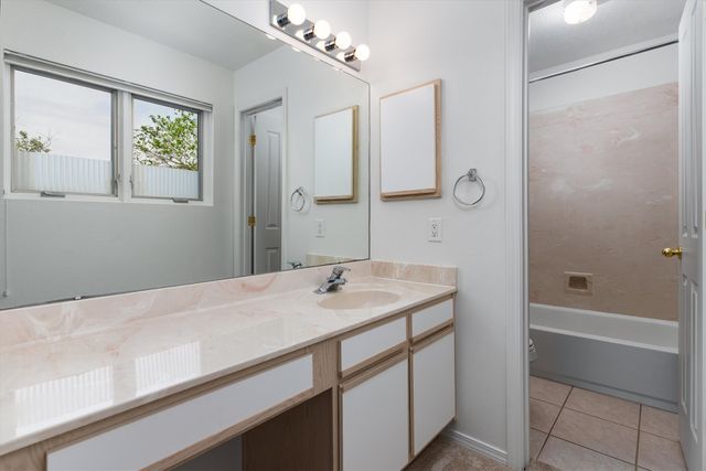 933 Dunlap Street, Santa Fe, NM 87501