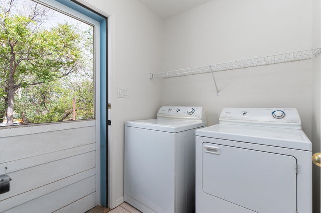 933 Dunlap Street, Santa Fe, NM 87501