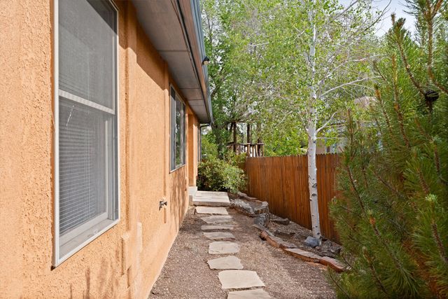 933 Dunlap Street, Santa Fe, NM 87501