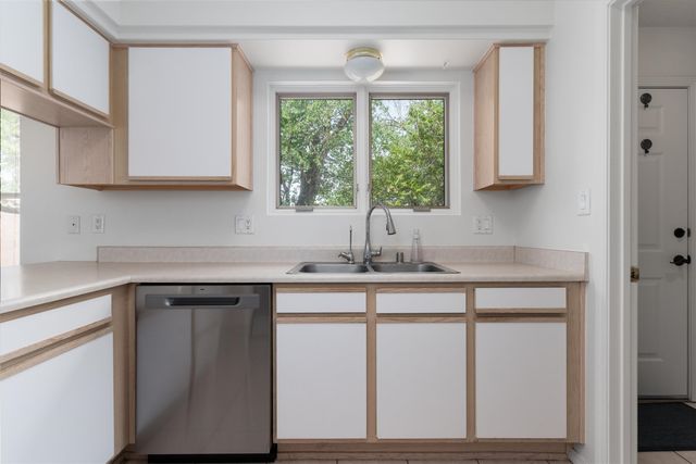 933 Dunlap Street, Santa Fe, NM 87501