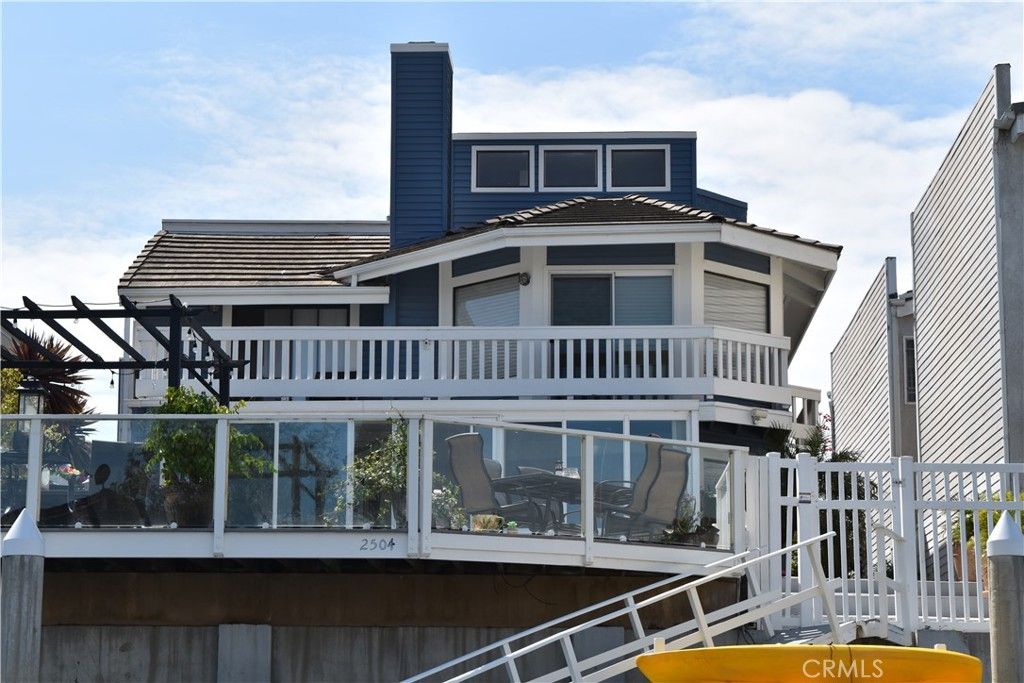 Image 2 of property listing at 2504 Monaco Drive, Oxnard, CA 93035