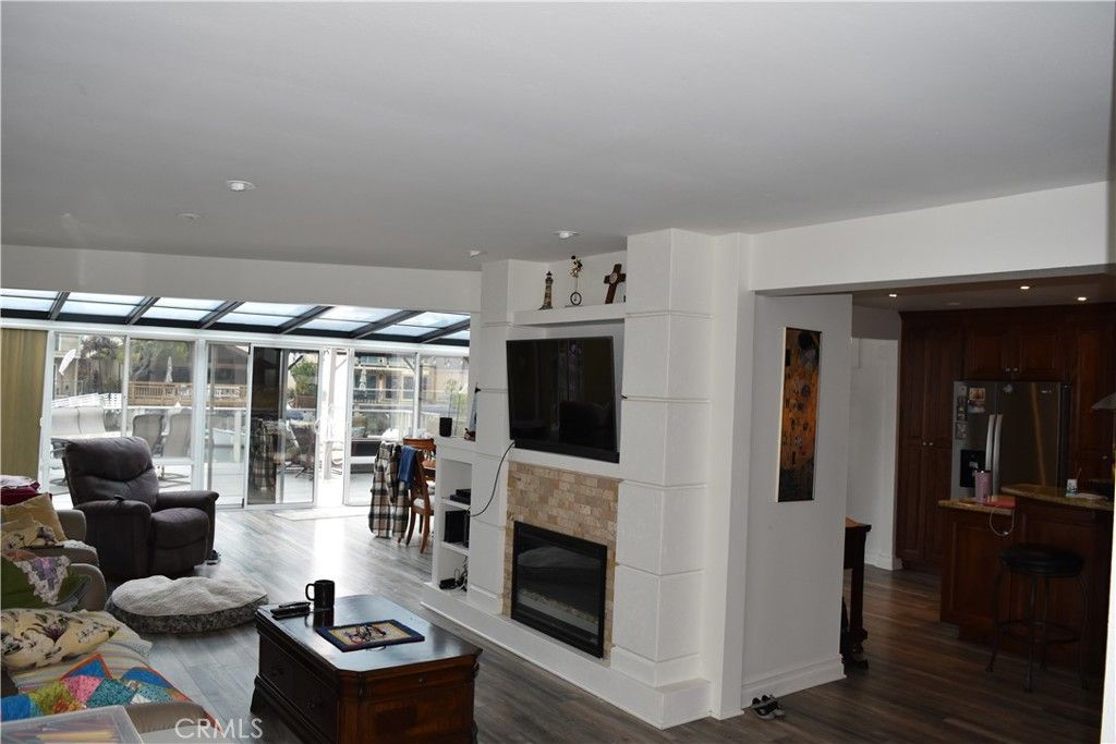 Image 3 of property listing at 2504 Monaco Drive, Oxnard, CA 93035