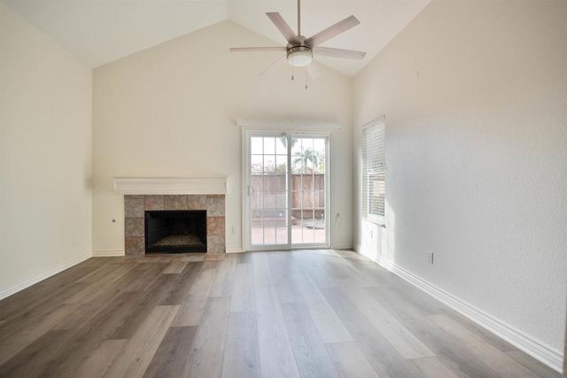 1533 Roma Dr, Vista, CA 92081