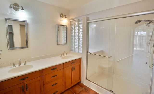 1533 Roma Dr, Vista, CA 92081