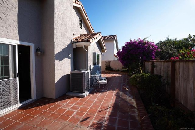 1533 Roma Dr, Vista, CA 92081