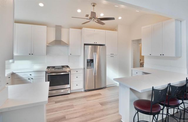 1533 Roma Dr, Vista, CA 92081