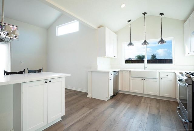 1533 Roma Dr, Vista, CA 92081