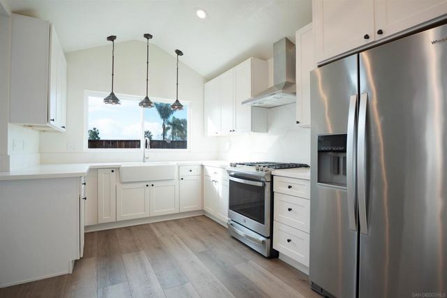 1533 Roma Dr, Vista, CA 92081