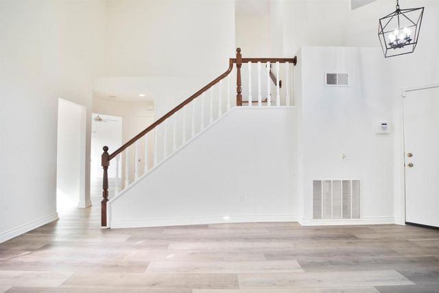 1533 Roma Dr, Vista, CA 92081