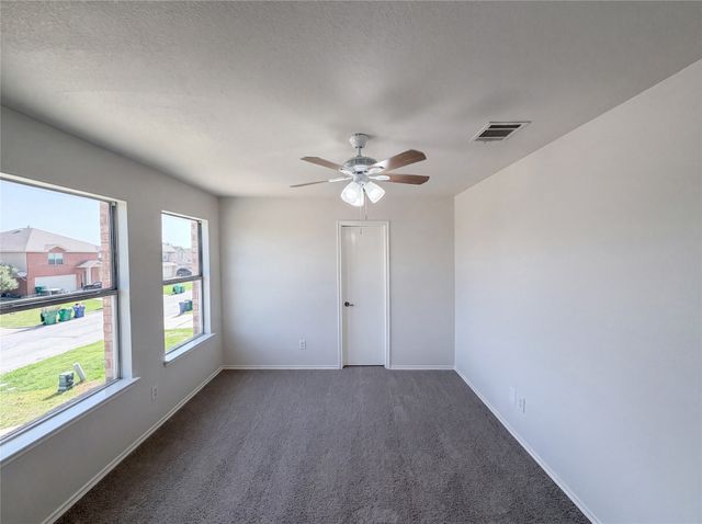 525 Del Mar Drive, Ponder, TX 76259