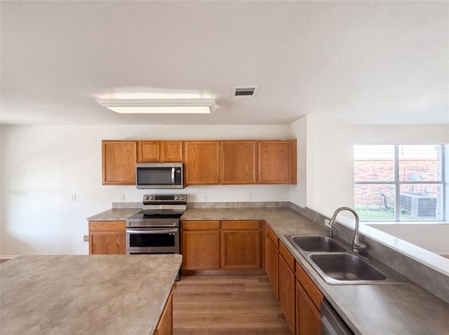 525 Del Mar Drive, Ponder, TX 76259