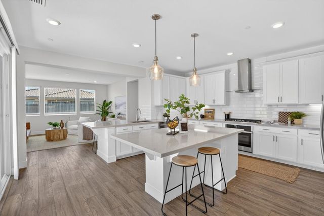 601 Voyager Ct, Roseville, CA 95747