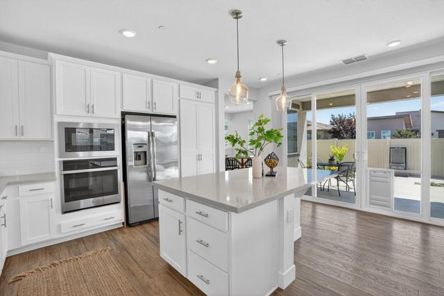 601 Voyager Ct, Roseville, CA 95747