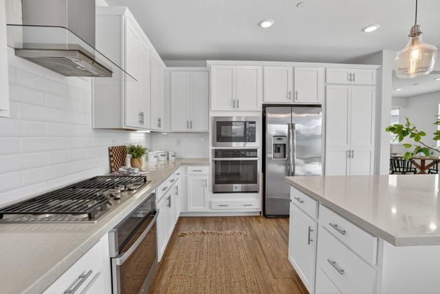 601 Voyager Ct, Roseville, CA 95747