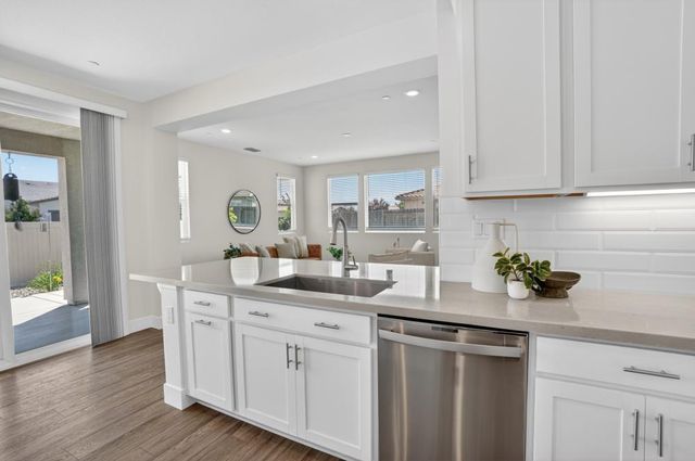 601 Voyager Ct, Roseville, CA 95747