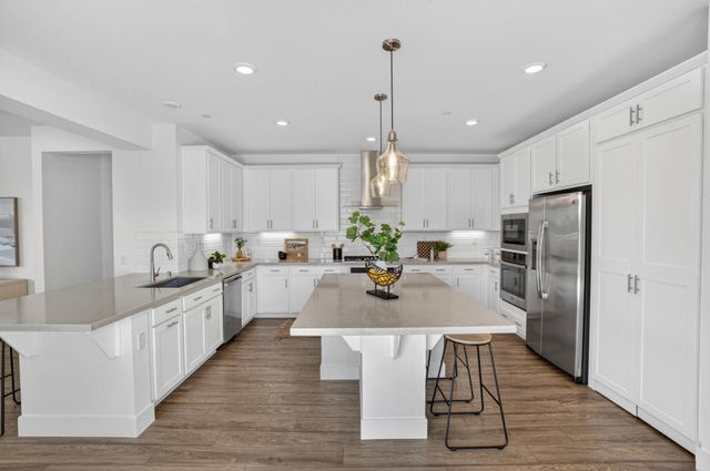 601 Voyager Ct, Roseville, CA 95747
