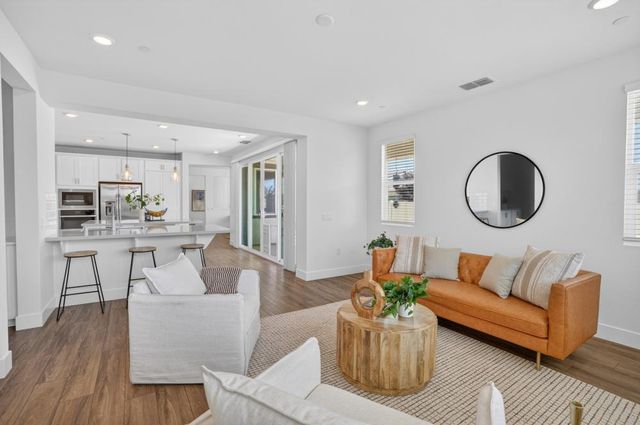 601 Voyager Ct, Roseville, CA 95747