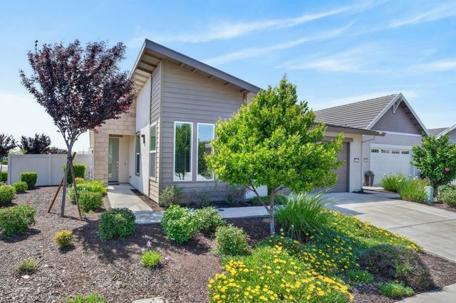 601 Voyager Ct, Roseville, CA 95747