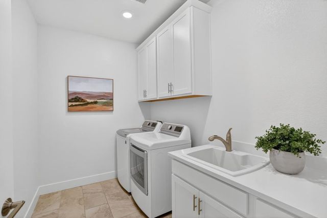 601 Voyager Ct, Roseville, CA 95747