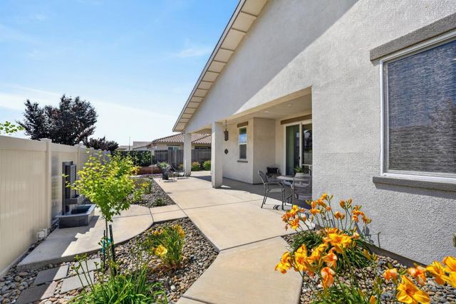 601 Voyager Ct, Roseville, CA 95747