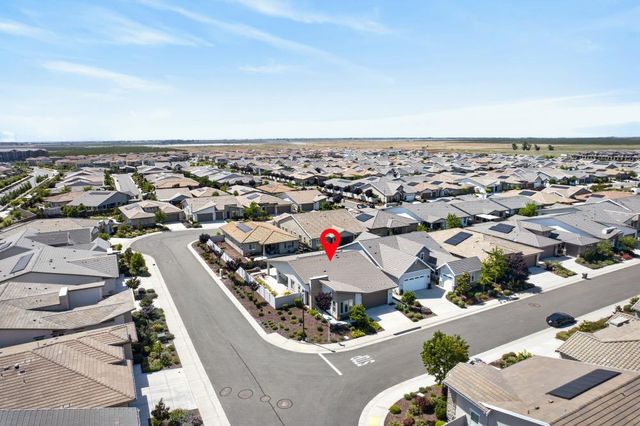 601 Voyager Ct, Roseville, CA 95747