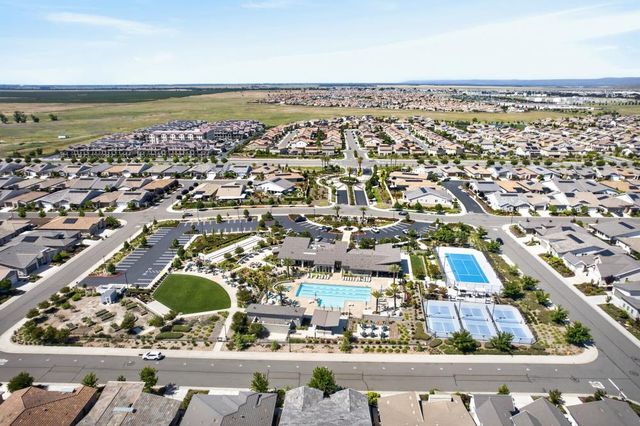 601 Voyager Ct, Roseville, CA 95747