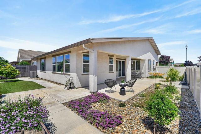 601 Voyager Ct, Roseville, CA 95747