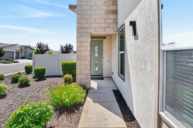 601 Voyager Ct, Roseville, CA 95747