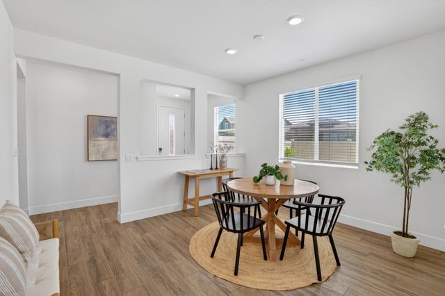 601 Voyager Ct, Roseville, CA 95747