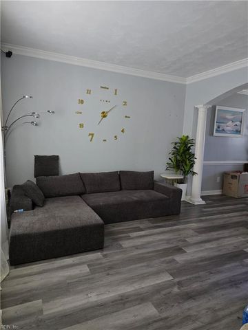 1330 Dominion Lakes BLVD, Chesapeake, VA 23320