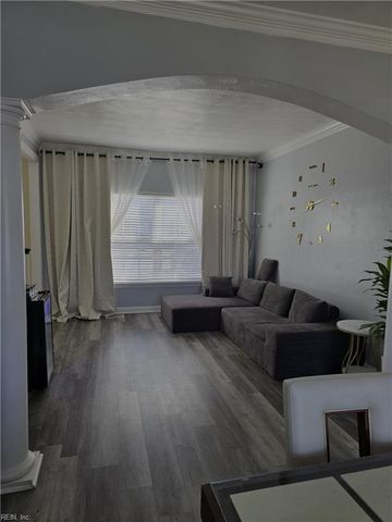 1330 Dominion Lakes BLVD, Chesapeake, VA 23320