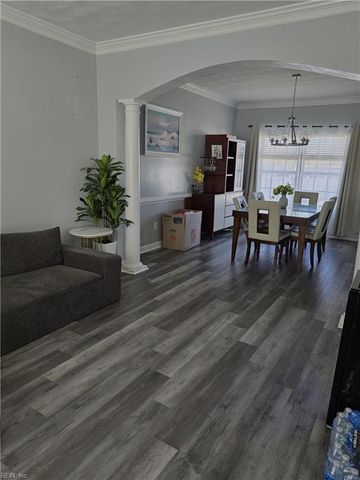 1330 Dominion Lakes BLVD, Chesapeake, VA 23320