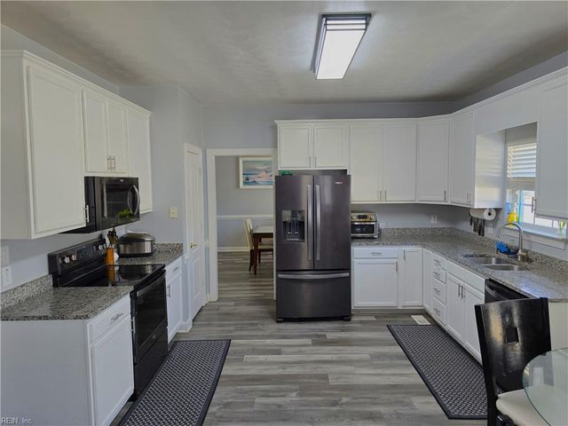 1330 Dominion Lakes BLVD, Chesapeake, VA 23320