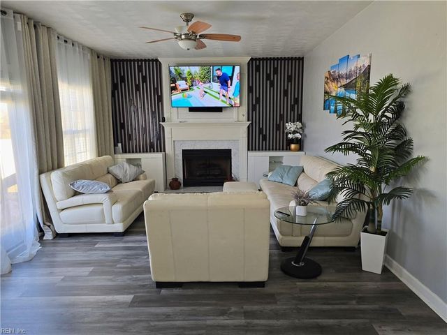 1330 Dominion Lakes BLVD, Chesapeake, VA 23320