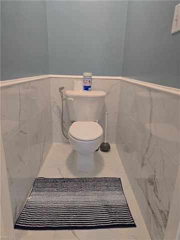 1330 Dominion Lakes BLVD, Chesapeake, VA 23320