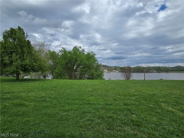 2922 Waverly Road, Williamstown, WV 26187