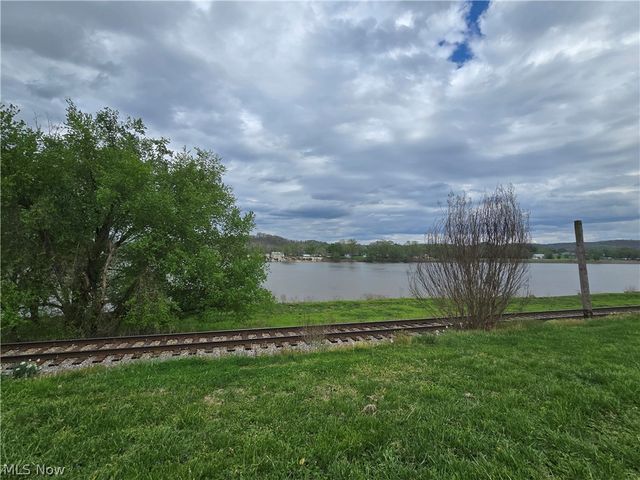 2922 Waverly Road, Williamstown, WV 26187
