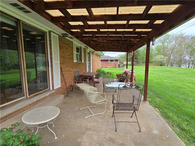 2922 Waverly Road, Williamstown, WV 26187