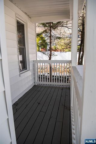 46 Garden Place 2, Edgewater, NJ 07020