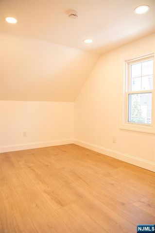 46 Garden Place 2, Edgewater, NJ 07020