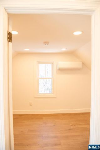 46 Garden Place 2, Edgewater, NJ 07020