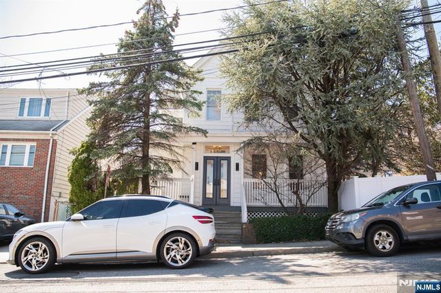 46 Garden Place 2, Edgewater, NJ 07020