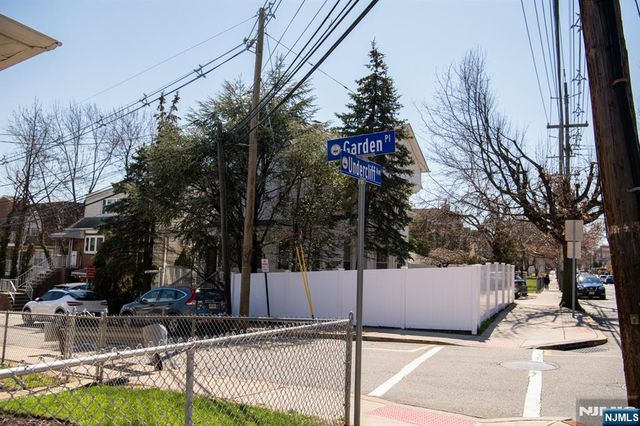 46 Garden Place 2, Edgewater, NJ 07020