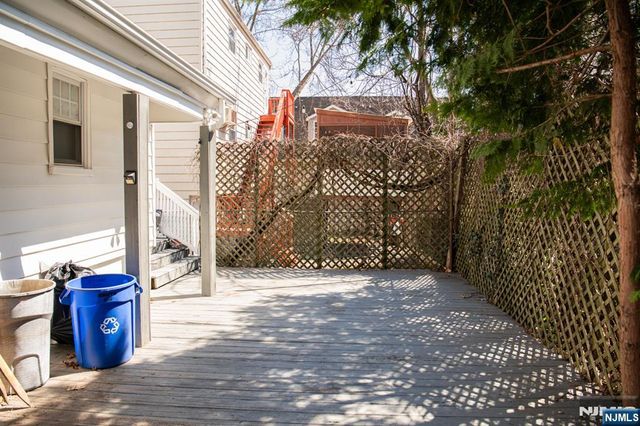 46 Garden Place 2, Edgewater, NJ 07020