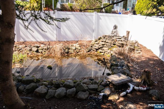 46 Garden Place 2, Edgewater, NJ 07020