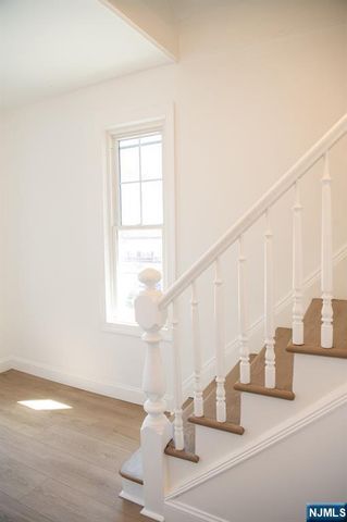 46 Garden Place 2, Edgewater, NJ 07020