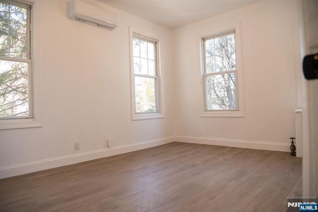 46 Garden Place 2, Edgewater, NJ 07020