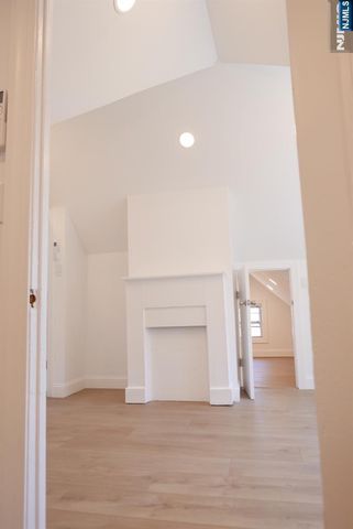 46 Garden Place 2, Edgewater, NJ 07020